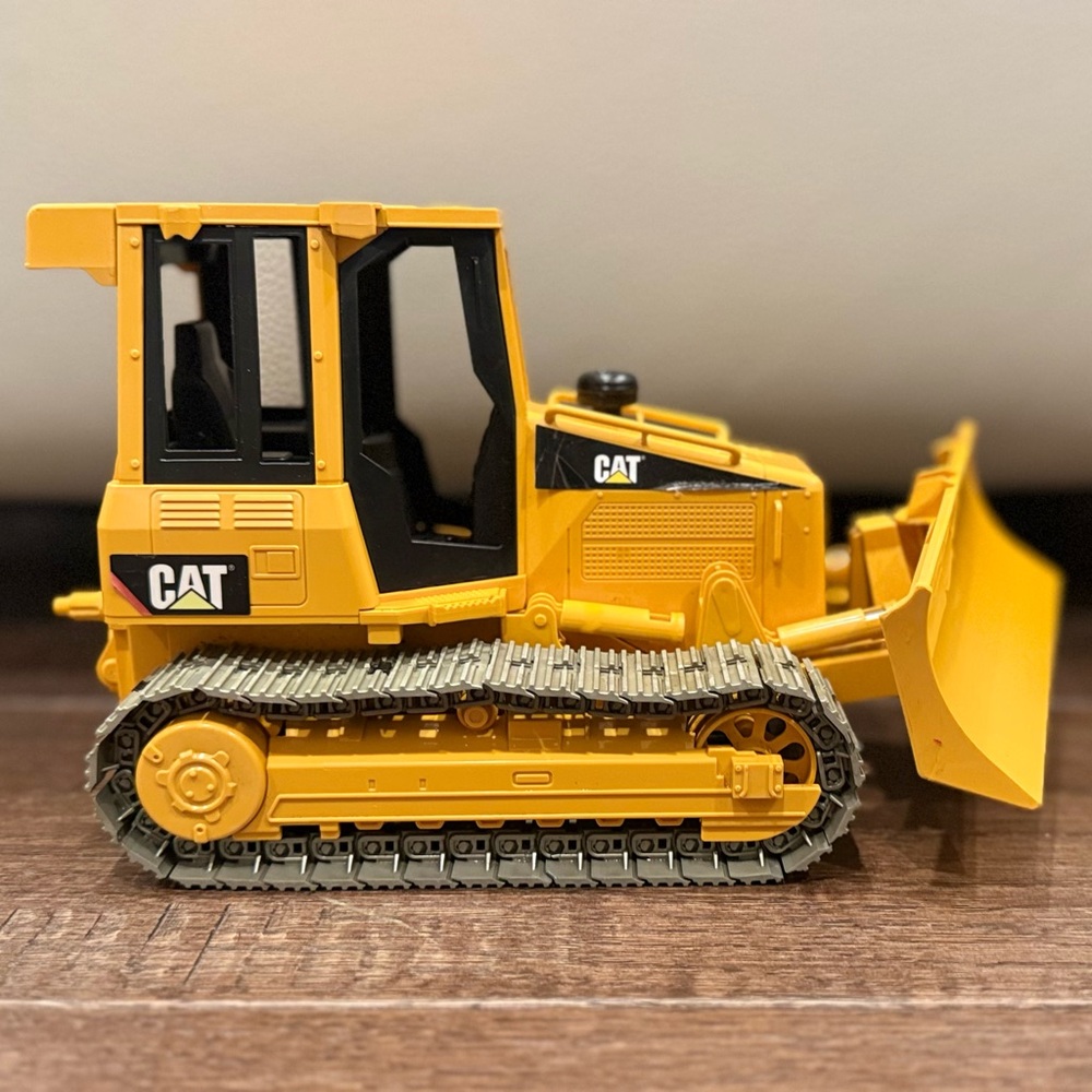 Bruder CAT Track-Type Tractor 1:16 – Used, Missing Rear Attachment